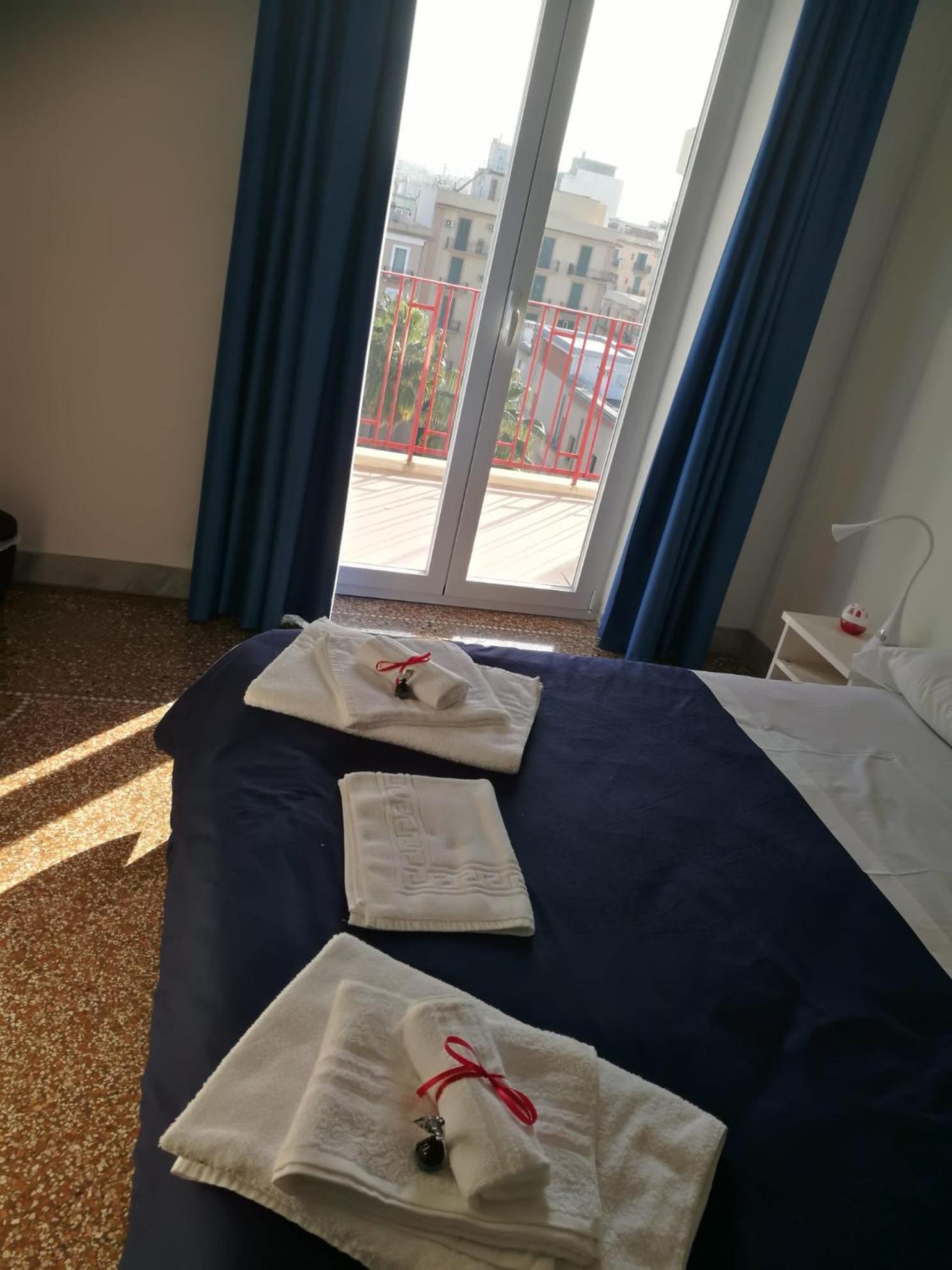 Settimo Sole Affitta Camere Tarento Exterior foto